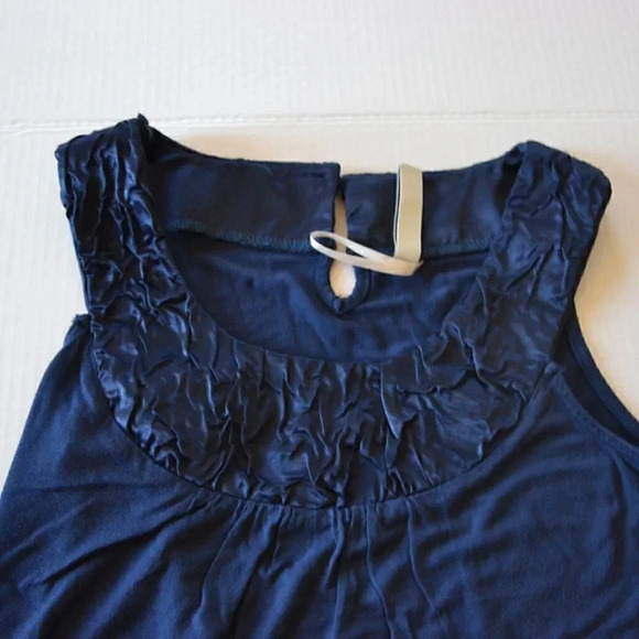 5/$25 Navy Sleeveless  top - Picture 2 of 6